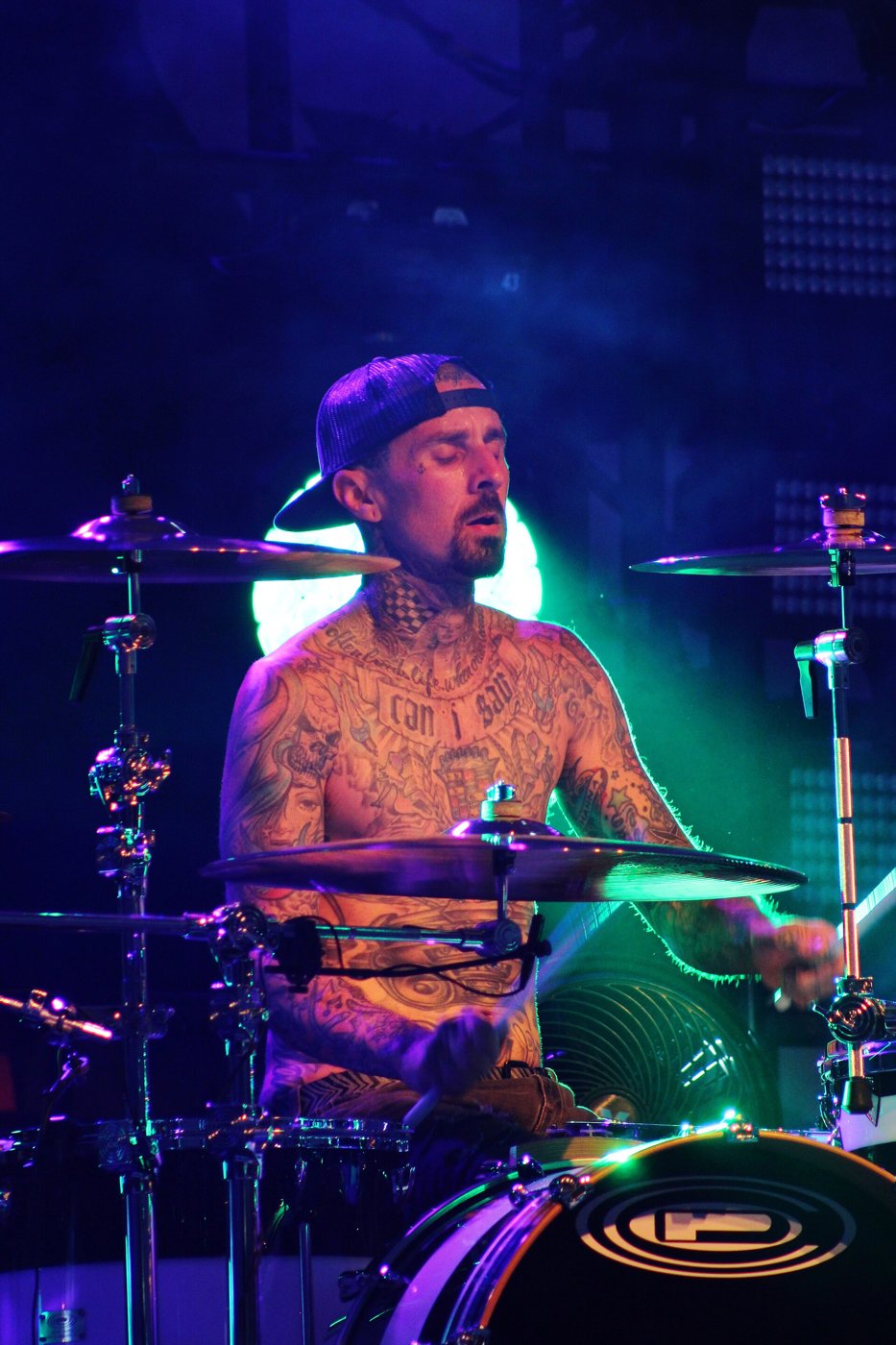 Image for the story: Travis Barker shares hospital-bed photos with Kourtney Kardashian by his side; no reason given